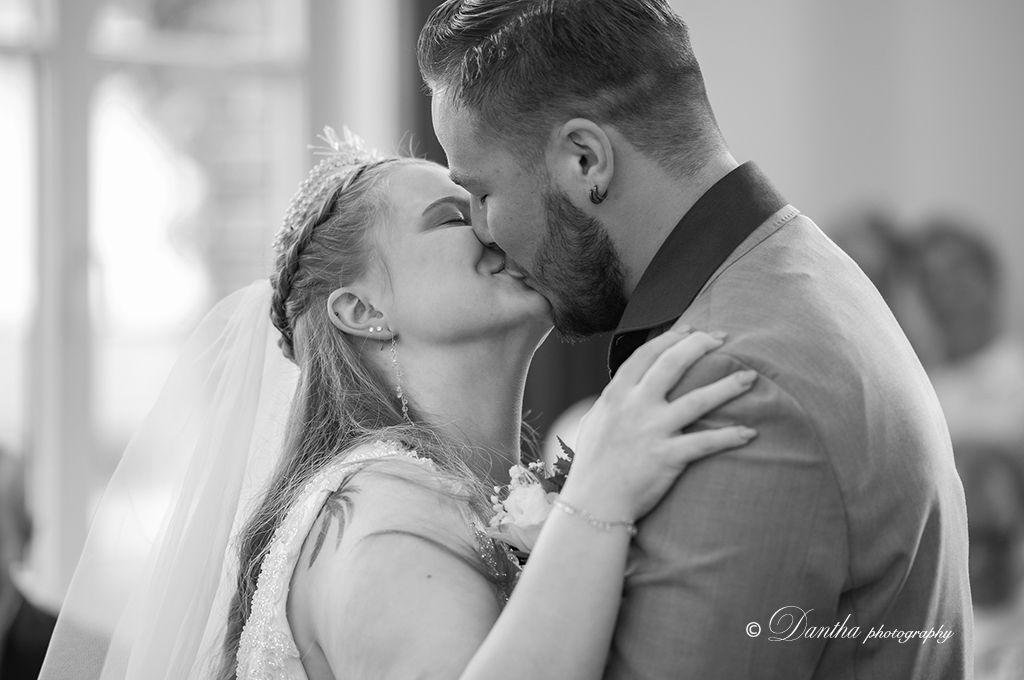 Huwelijk reportage van klaarmaken - ceremonie tot en met avondfeest Dantha Photography